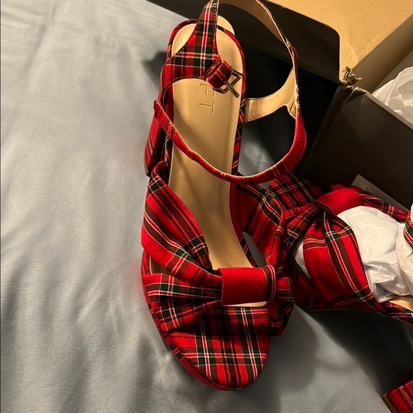 LOFT Tango Red Heels - Size 8 - Picture 2 of 4